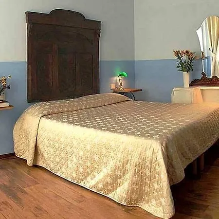 Azzi Florence