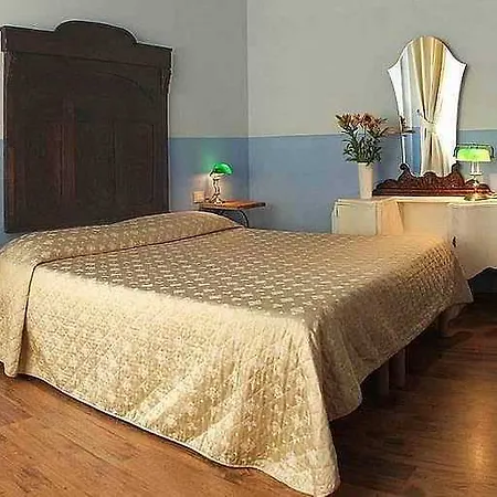 Azzi Hotel Florencia